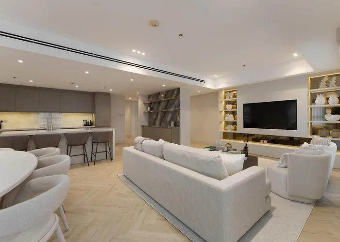 Daniels 4Br At Princess Tower With Marina And Sea View
