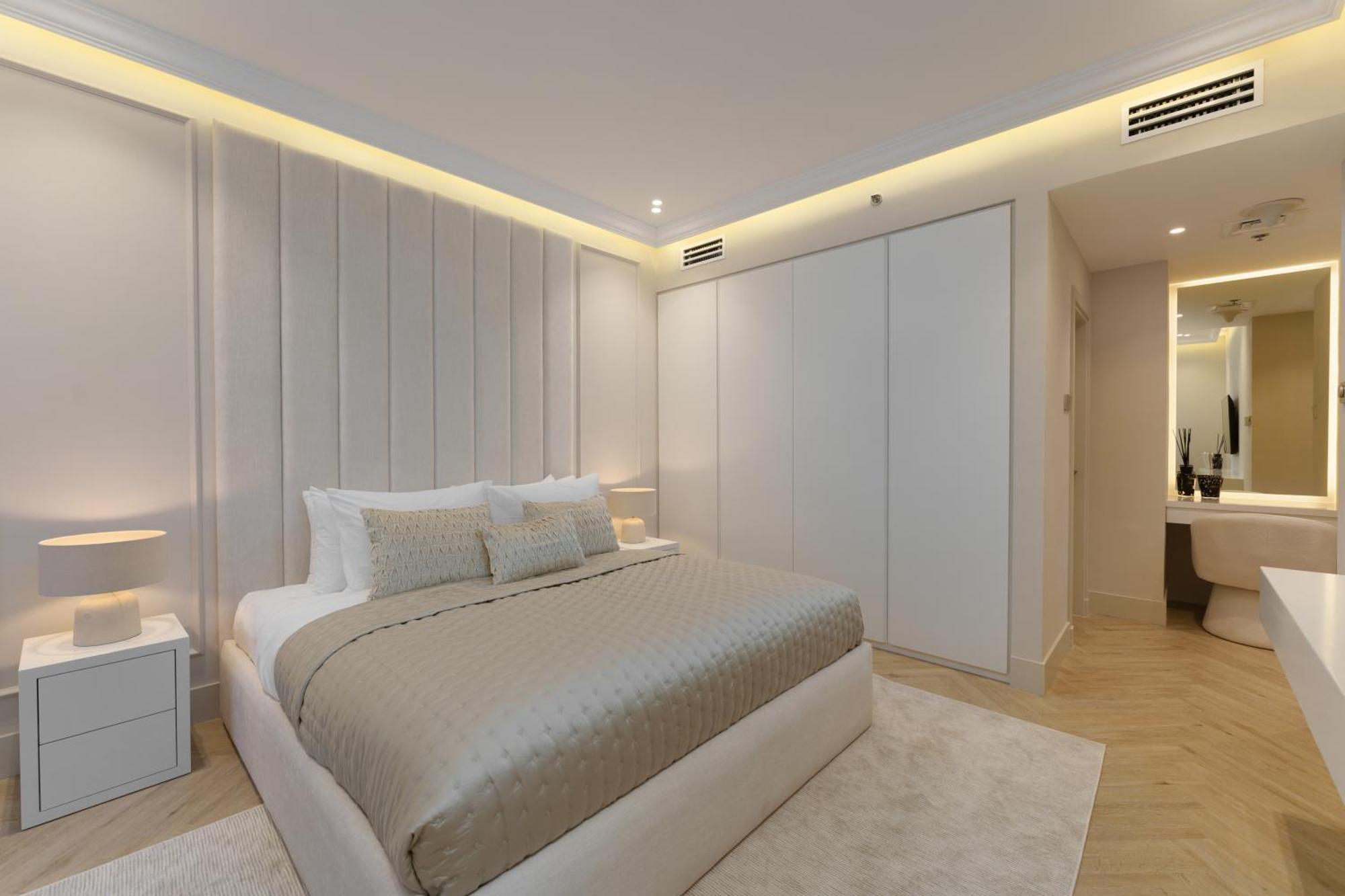 Daniels 4br At Princess Tower With Marina And Sea View Apartment